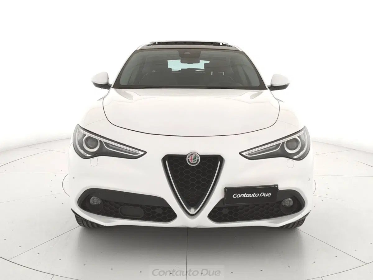 Alfa Romeo Stelvio usata a Caserta (2)