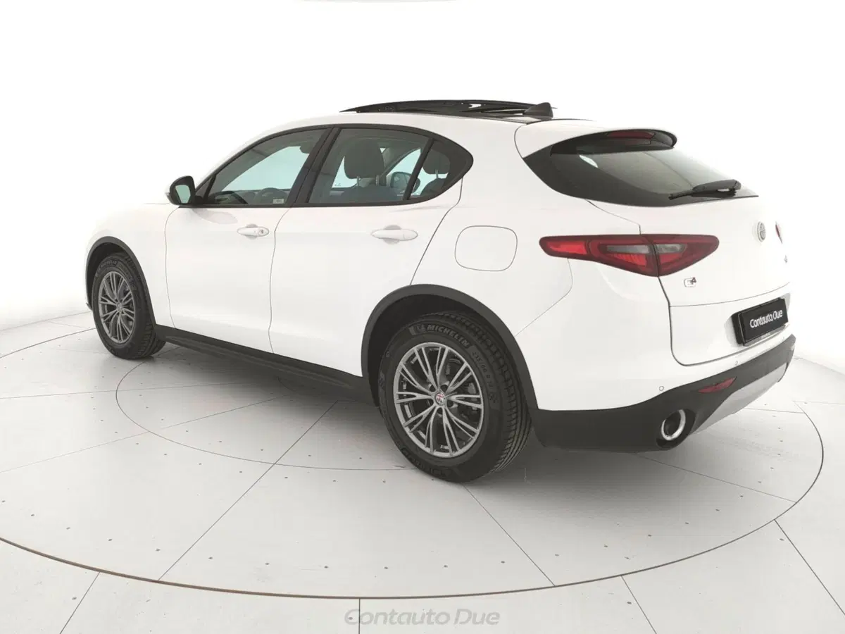 Alfa Romeo Stelvio usata a Caserta (7)