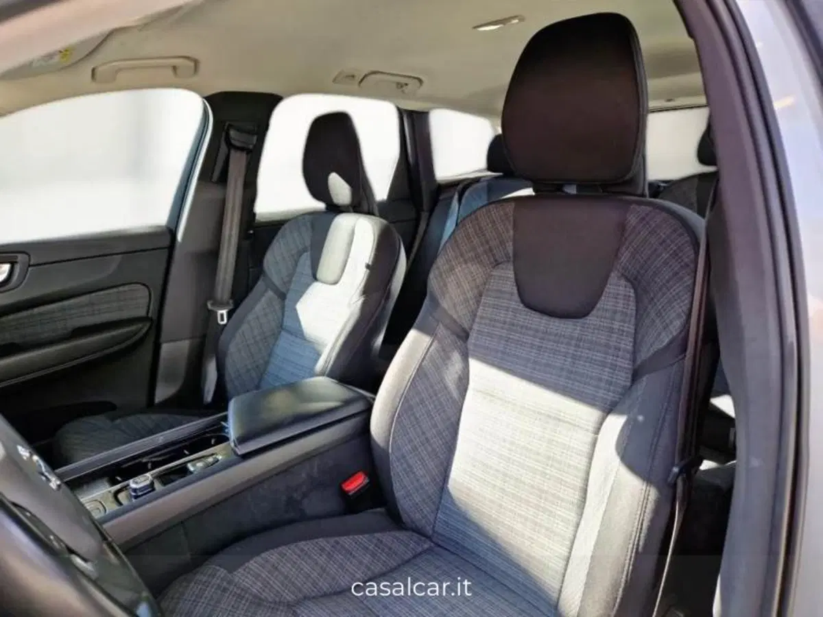 Volvo XC60 usata a Salerno (9)