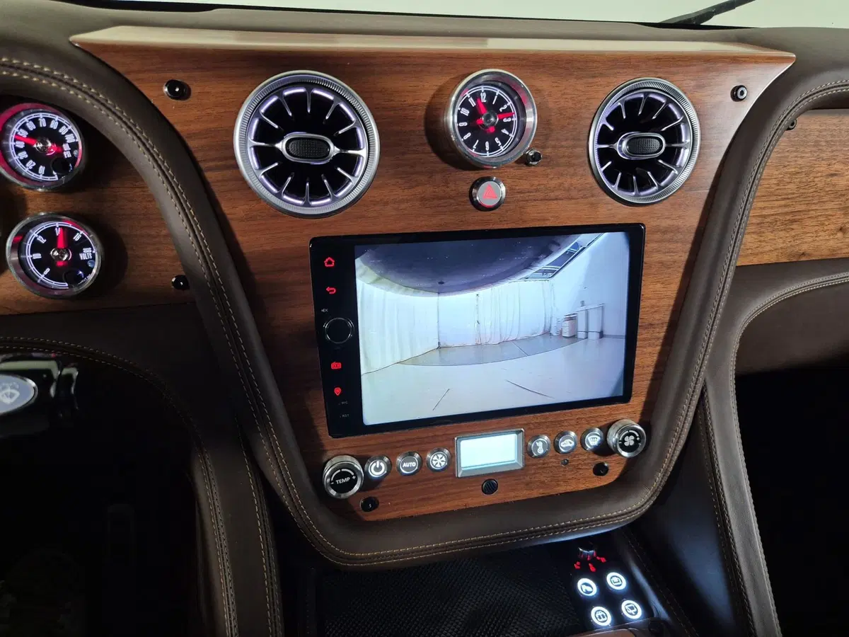 Land Rover Defender usata a Torino (19)