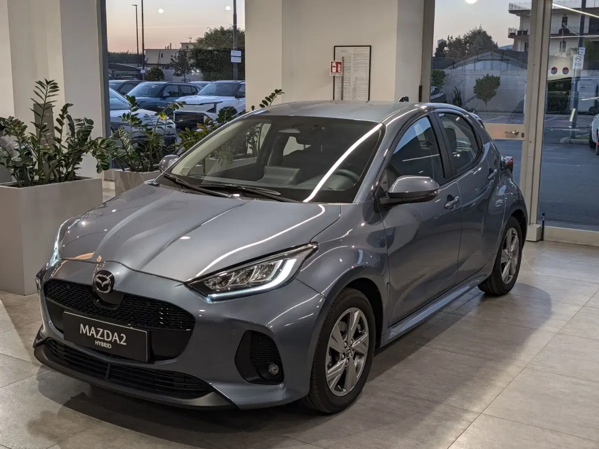 Mazda Mazda2 Hybrid nuova a Napoli