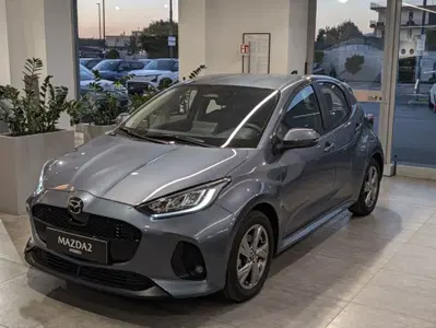 Mazda Mazda2 Hybrid 1.5 VVT e-CVT Full Hybrid Electric Select nuova a Castellammare di Stabia