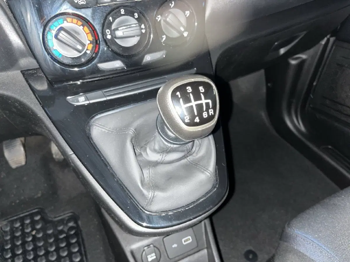 Lancia Ypsilon usata a Torino (12)