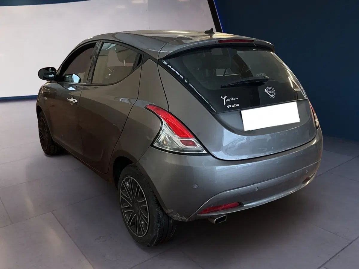 Lancia Ypsilon usata a Torino (4)