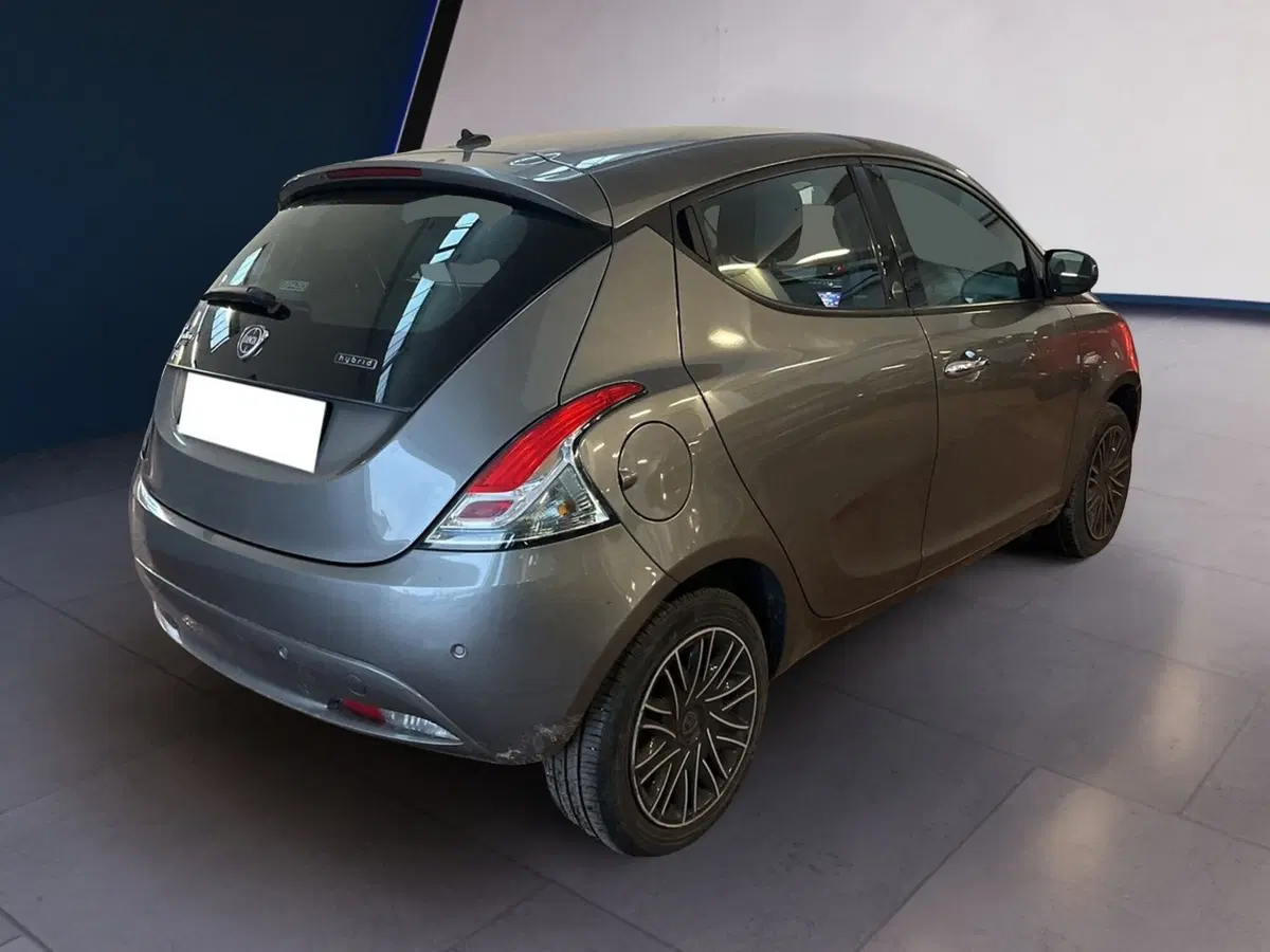 Lancia Ypsilon usata a Torino (6)