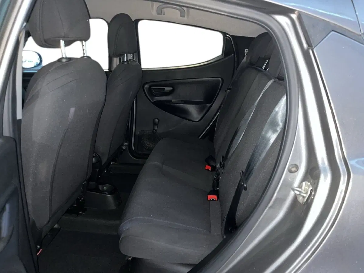 Lancia Ypsilon usata a Torino (7)
