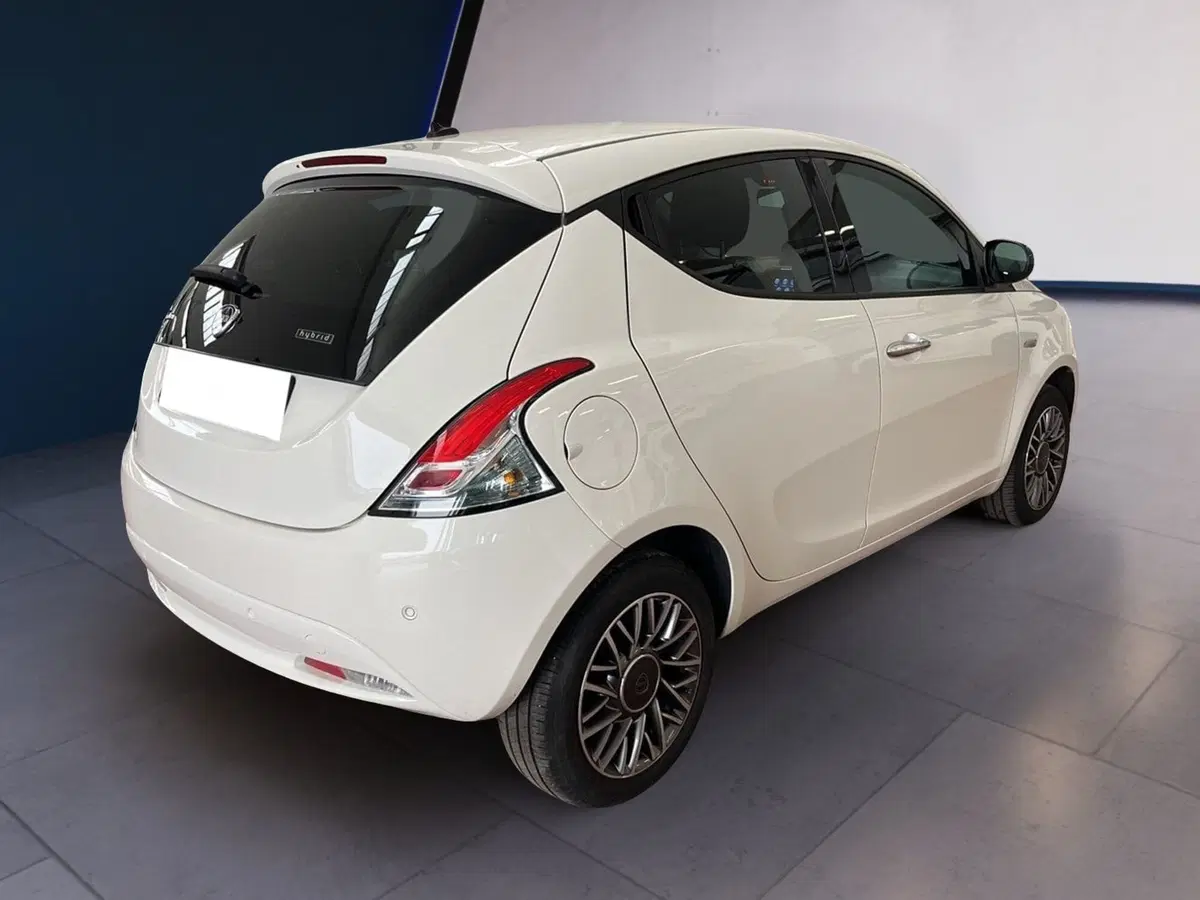 Lancia Ypsilon usata a Torino (6)