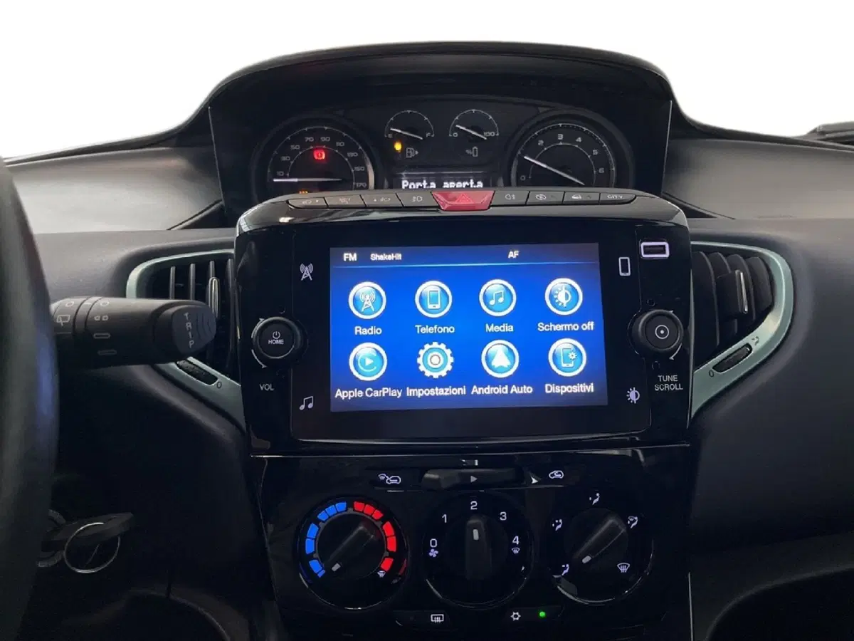 Lancia Ypsilon usata a Torino (13)