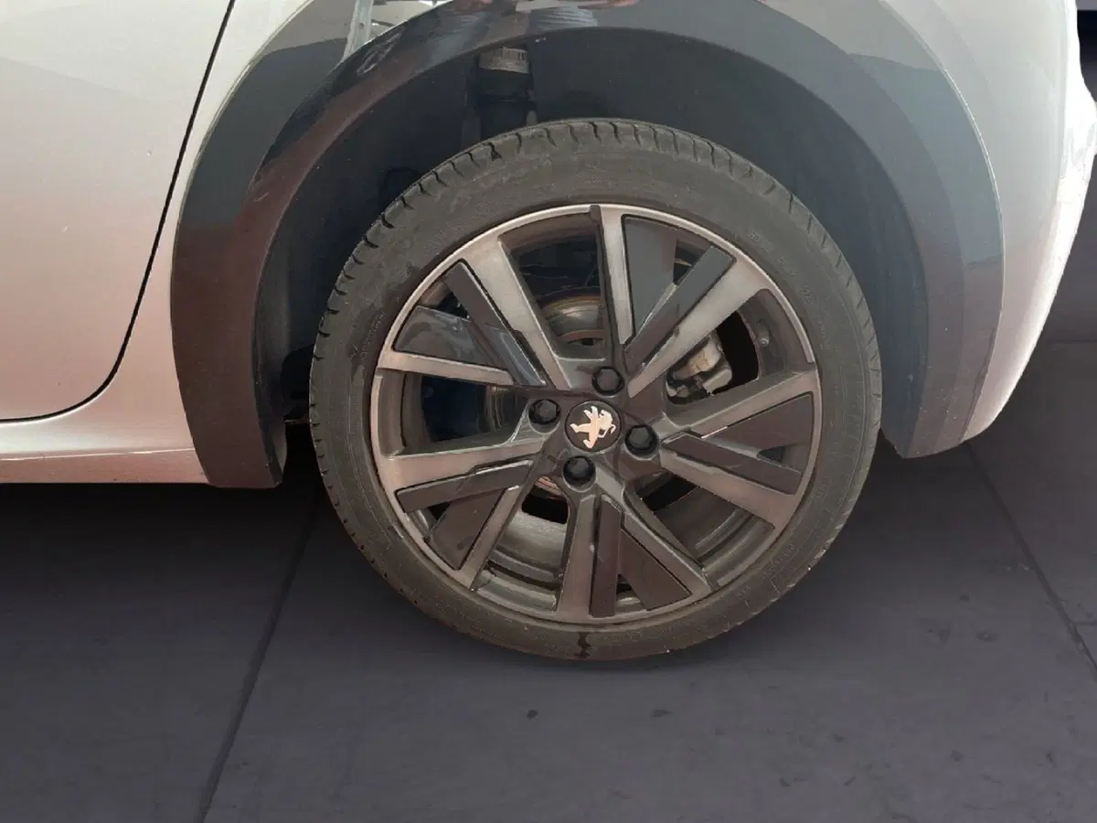 Peugeot 208 usata a Torino (8)