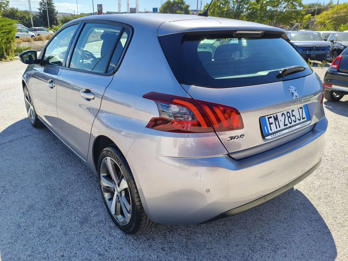 Peugeot 308 usata a Matera (3)