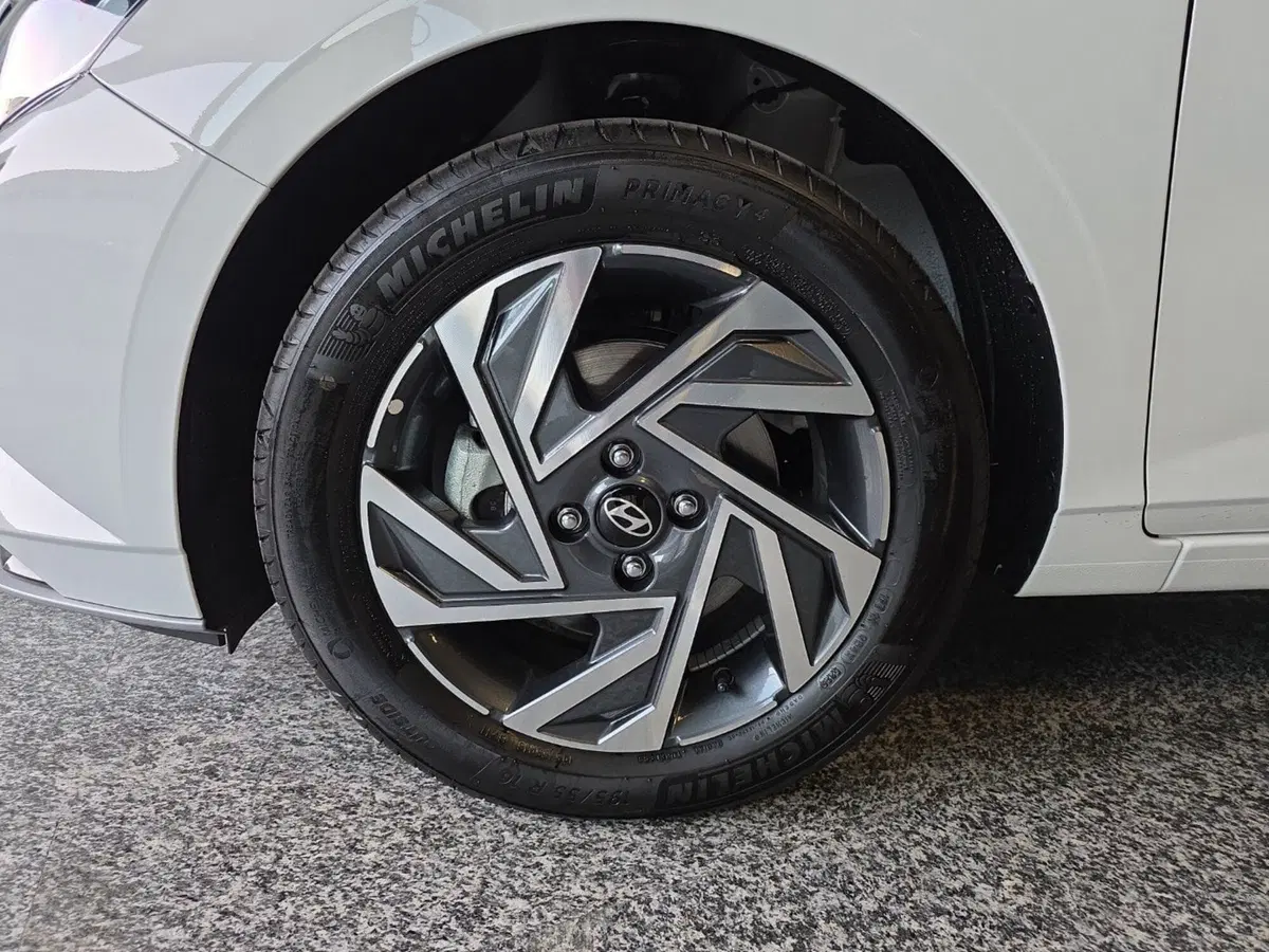 Hyundai i20 nuova a Macerata (15)