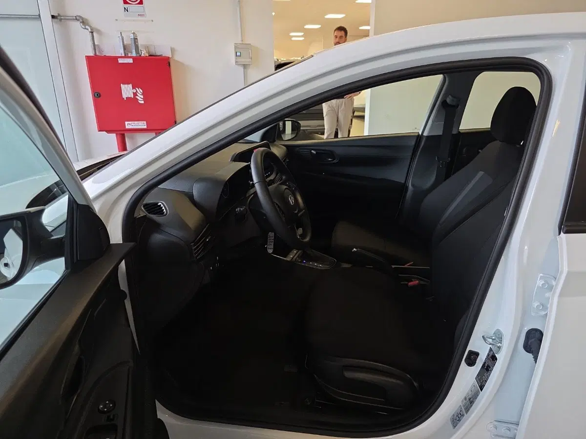 Hyundai i20 nuova a Macerata (17)