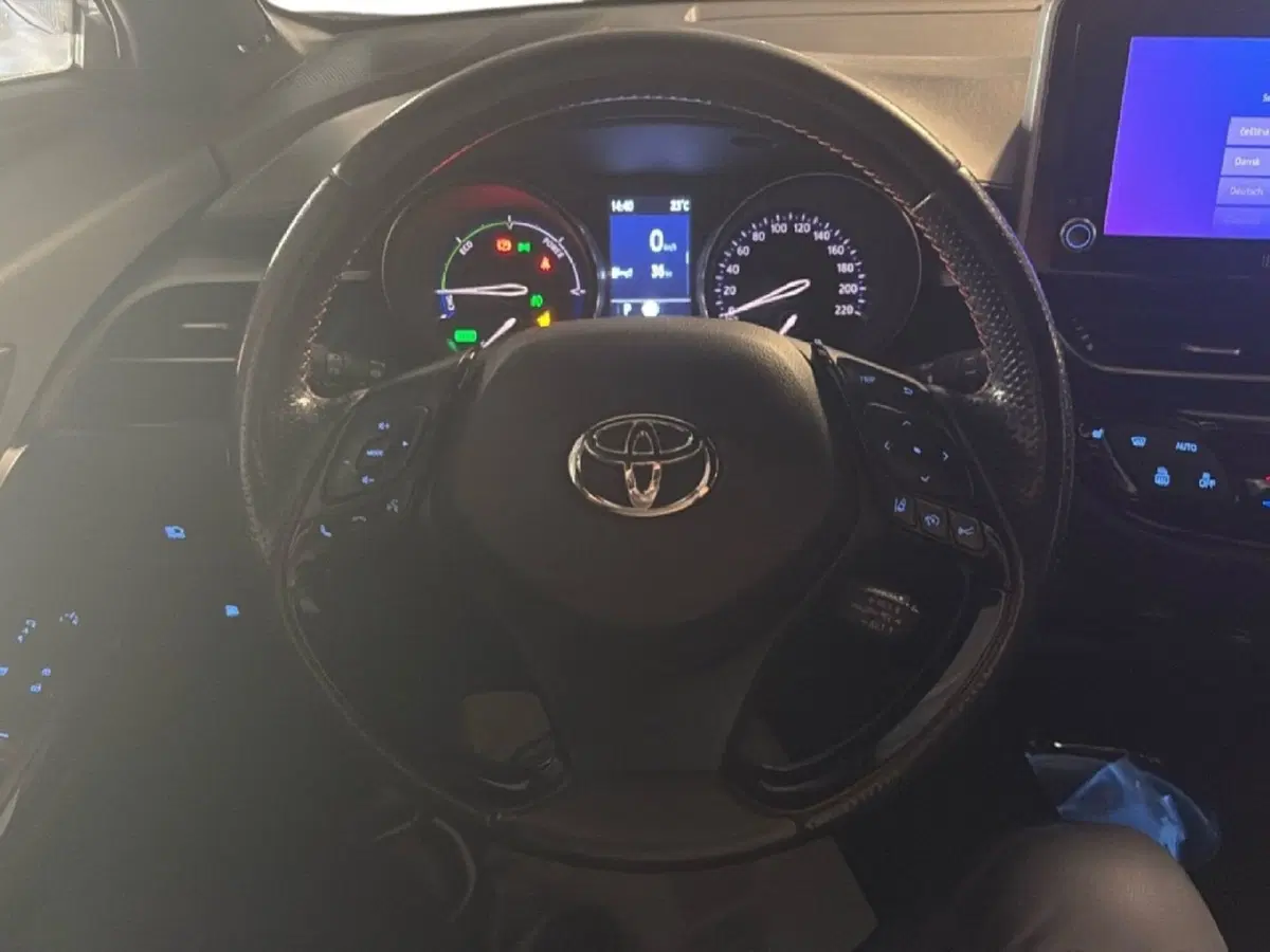 Toyota Toyota C-HR usata a Milano (10)