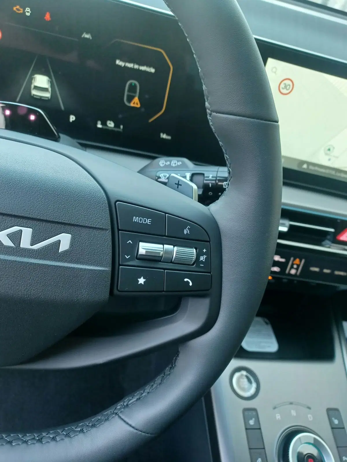 Kia Niro nuova a La Spezia (12)