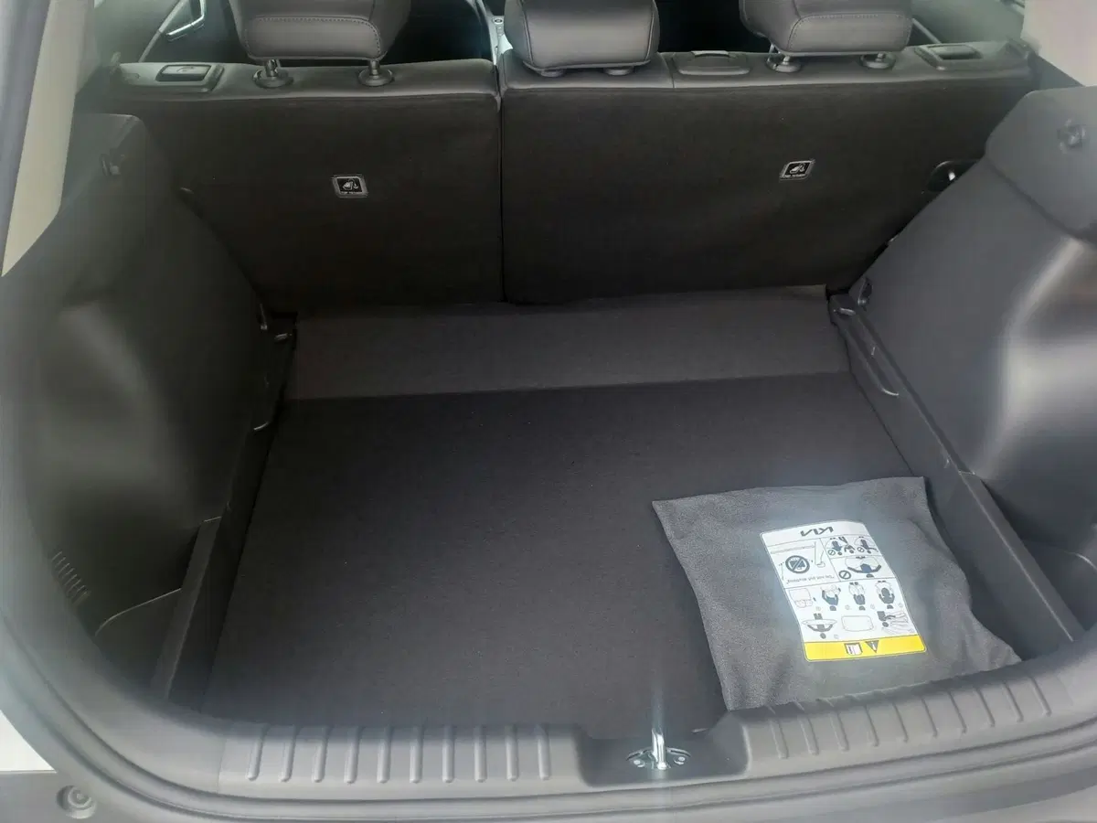Kia Niro nuova a La Spezia (18)