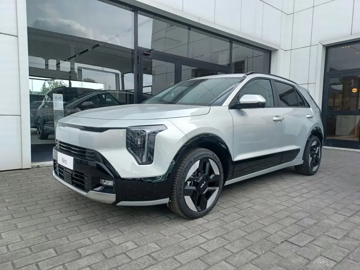 Kia Niro nuova a La Spezia (3)