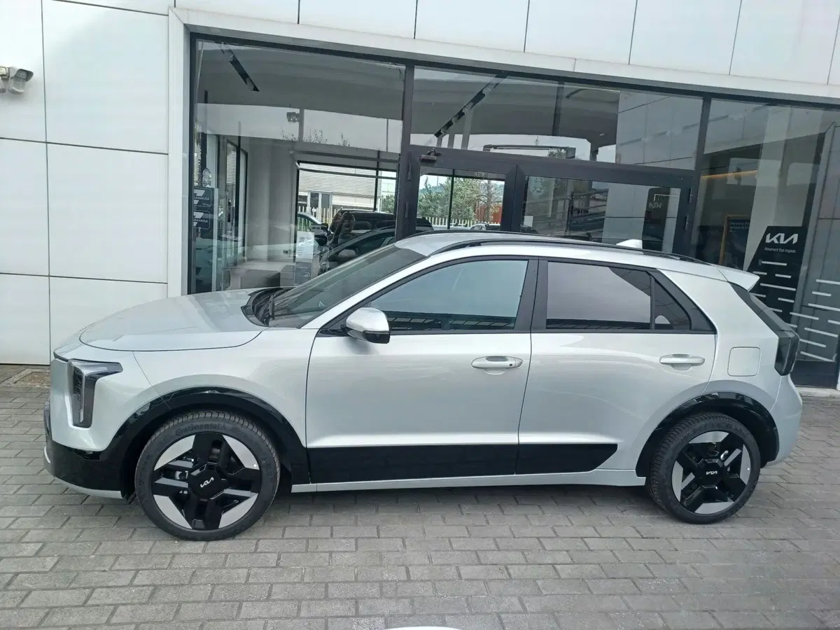 Kia Niro nuova a La Spezia (5)