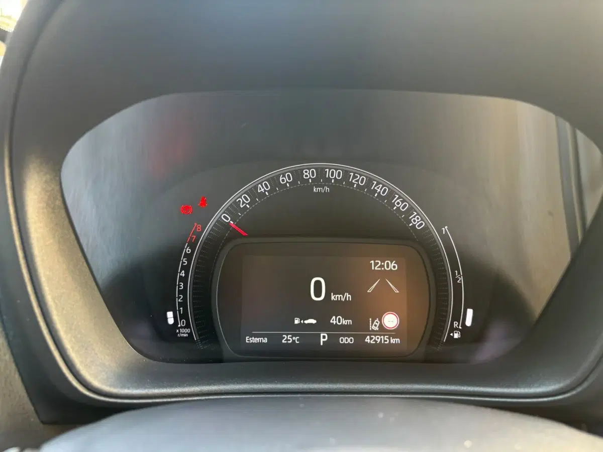 Toyota Aygo X usata a Bologna (12)