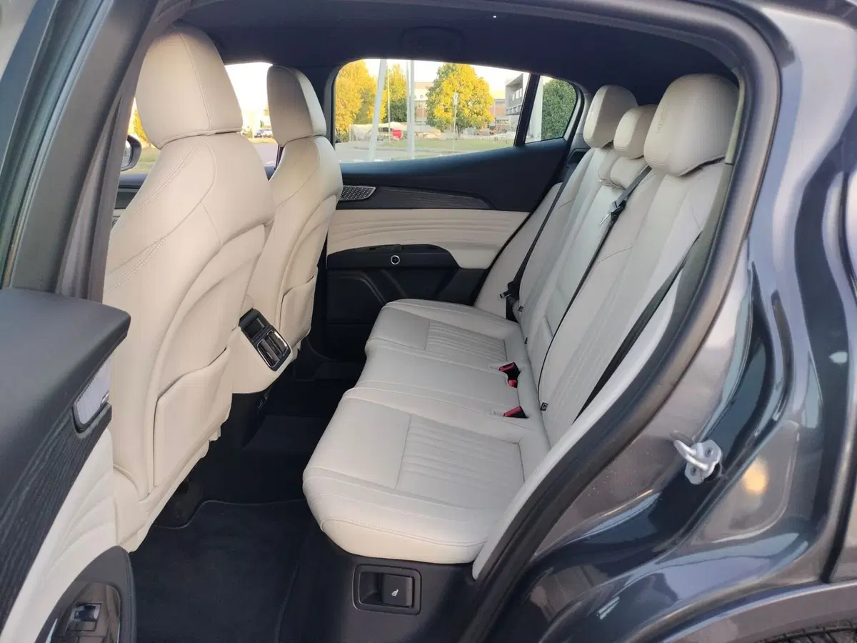 Maserati Grecale usata a Modena (11)