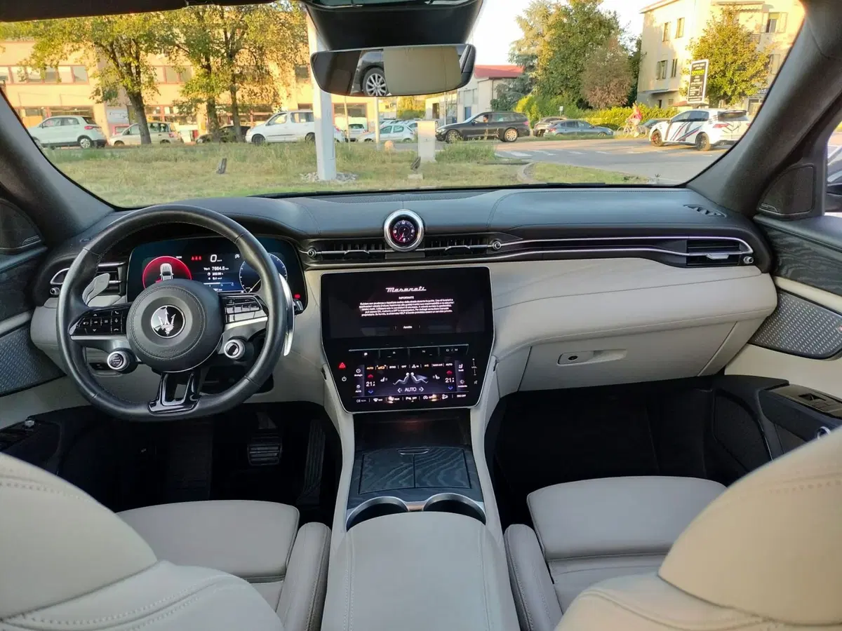 Maserati Grecale usata a Modena (9)