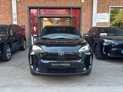 Toyota Yaris Cross Trend awd-i 115cv e-cvt del 2022 usata a San Lazzaro di Savena