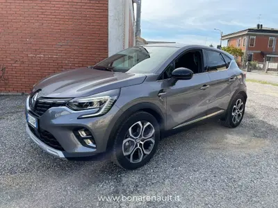 Renault Captur Full Hybrid E-Tech 145 CV Techno del 2023 usata a Lissone