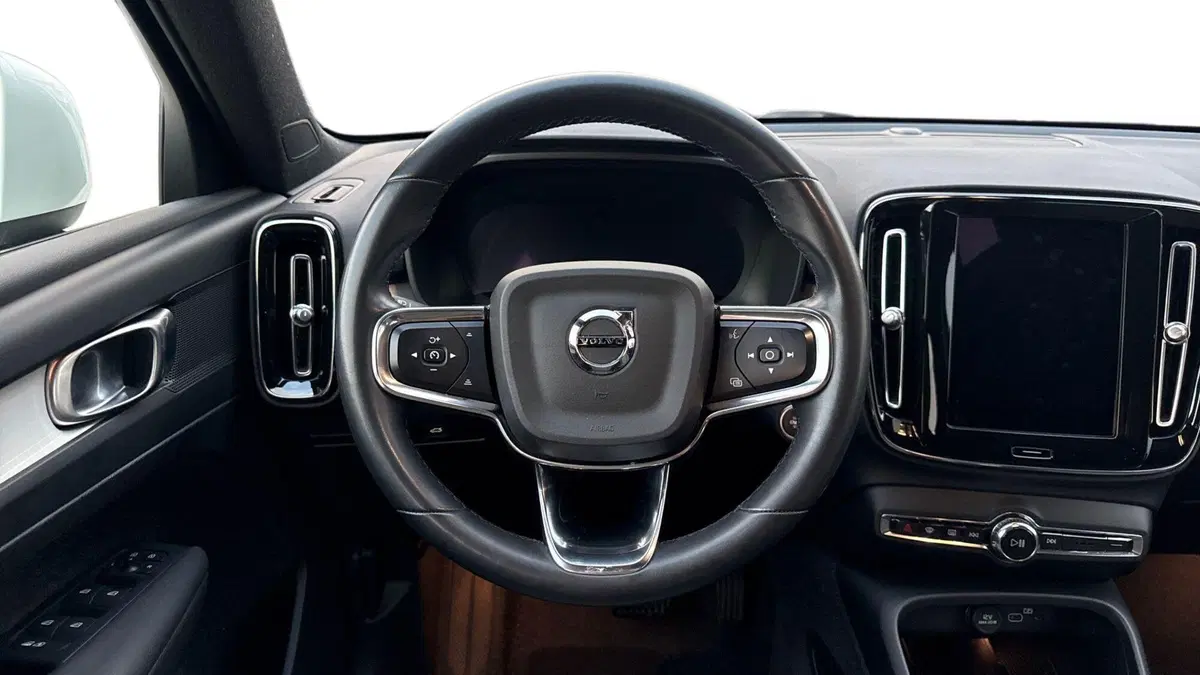 Volvo XC40 usata a Parma (12)
