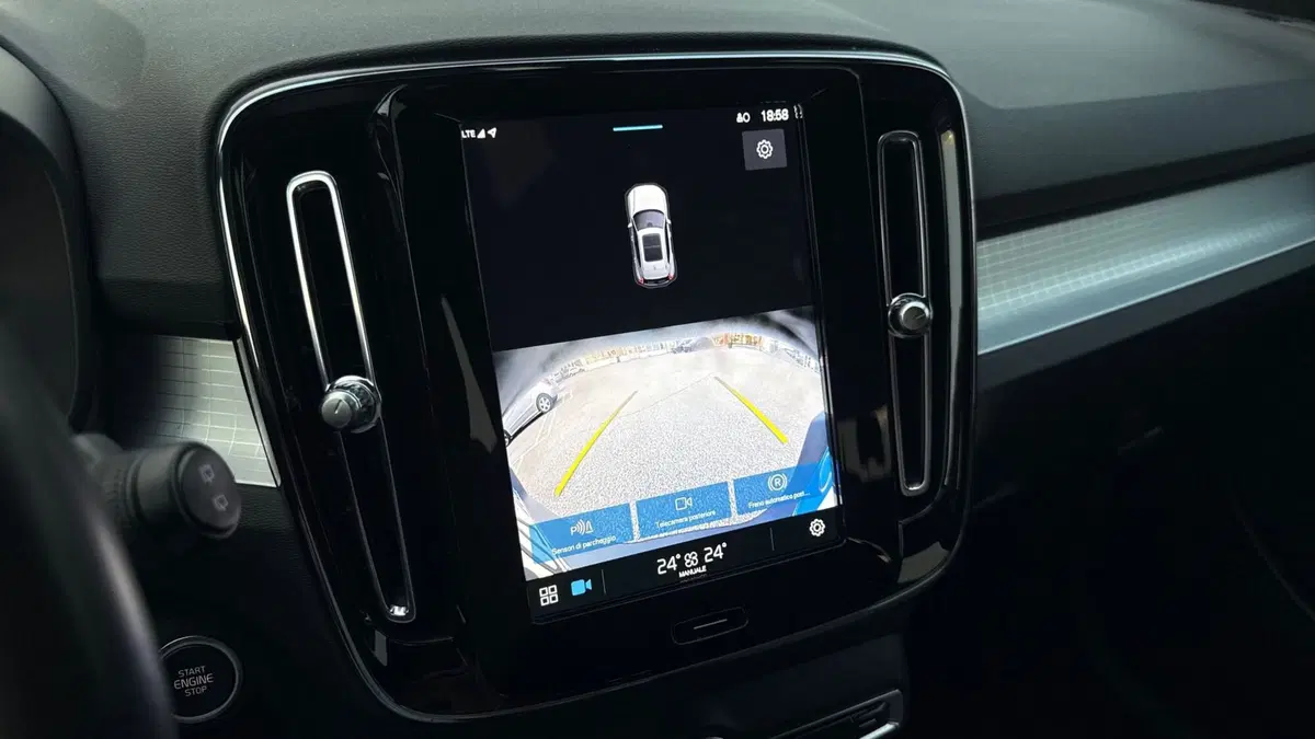 Volvo XC40 usata a Parma (13)