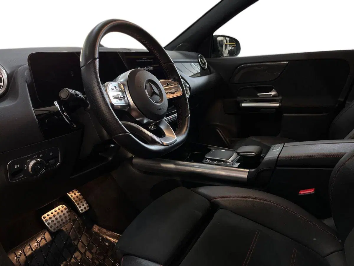 Mercedes-Benz GLA SUV usata a Bari (10)