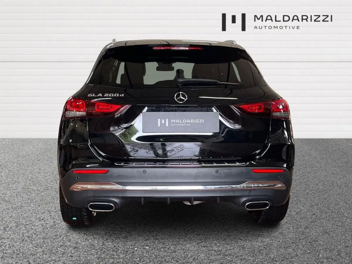 Mercedes-Benz GLA SUV usata a Bari (3)