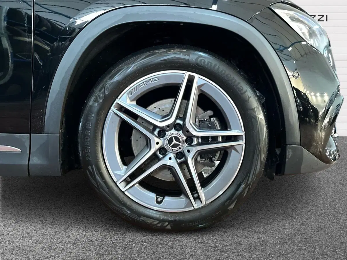 Mercedes-Benz GLA SUV usata a Bari (6)