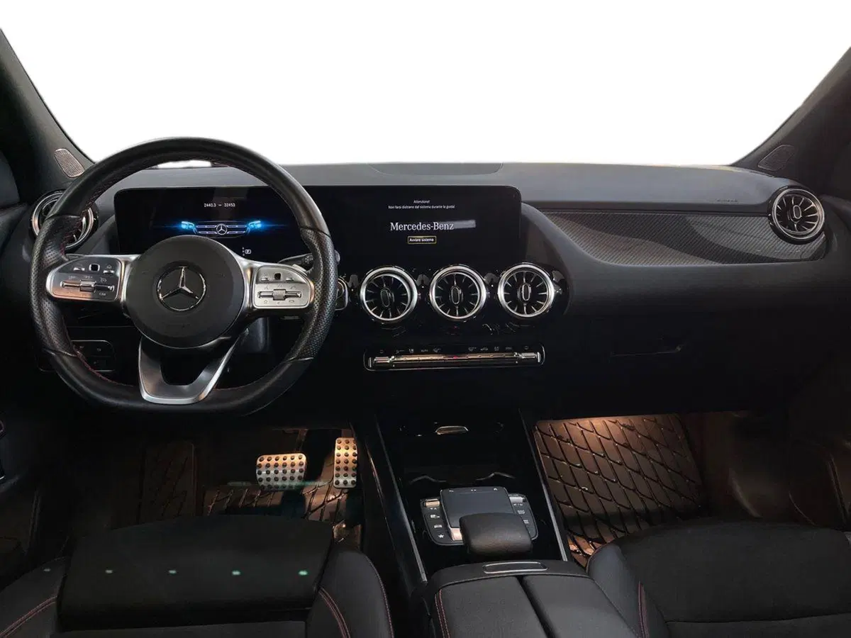 Mercedes-Benz GLA SUV usata a Bari (8)