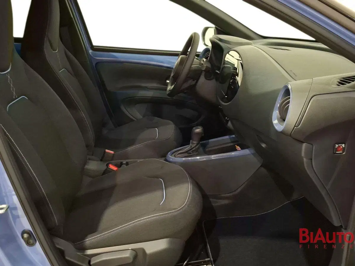 Toyota Aygo X nuova a Firenze (17)