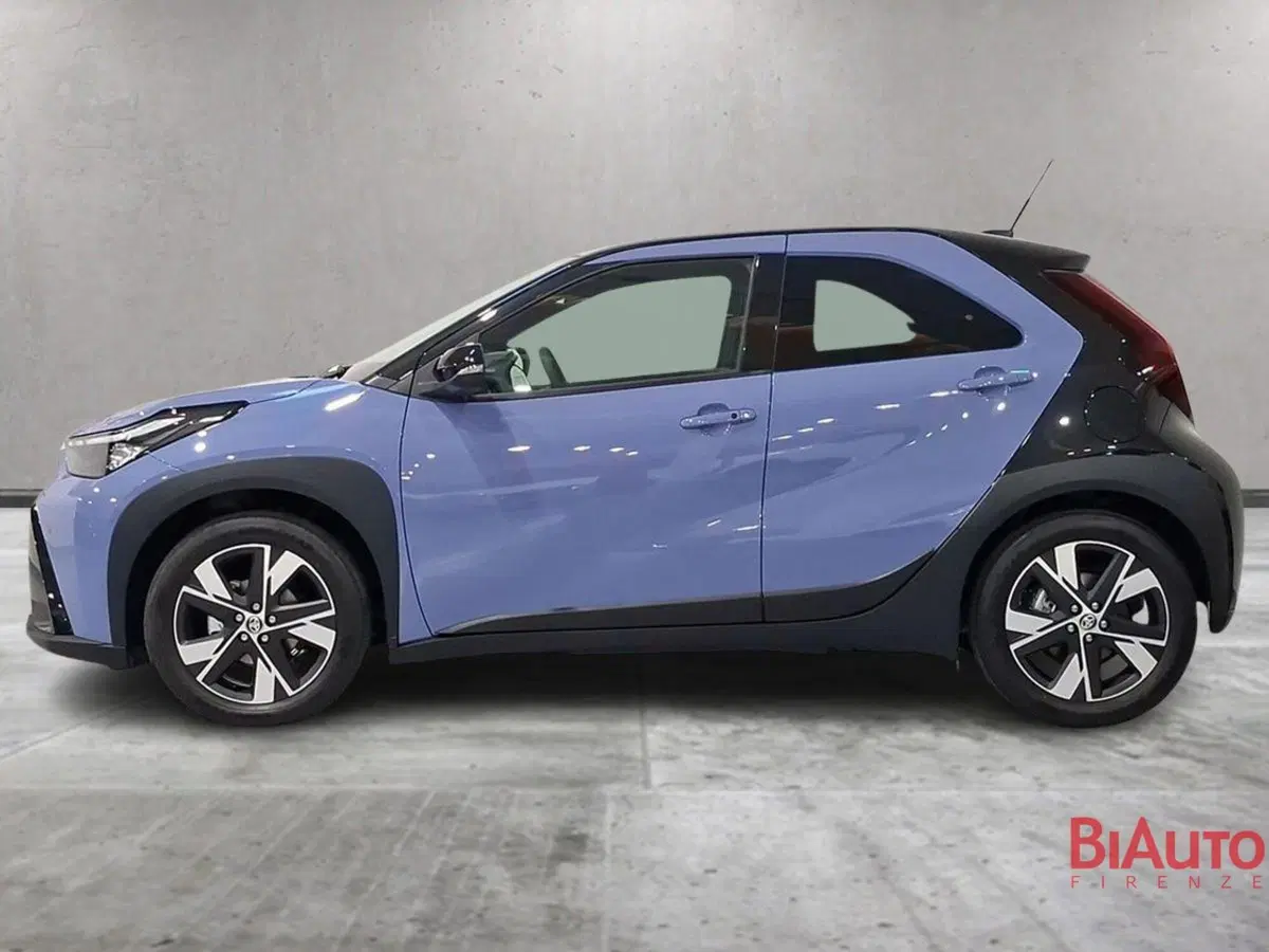 Toyota Aygo X nuova a Firenze (2)