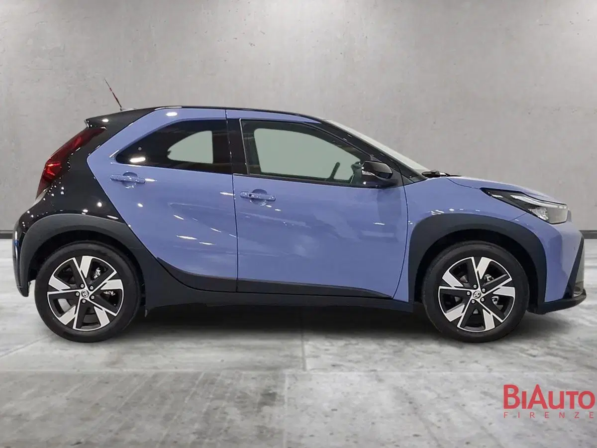 Toyota Aygo X nuova a Firenze (3)