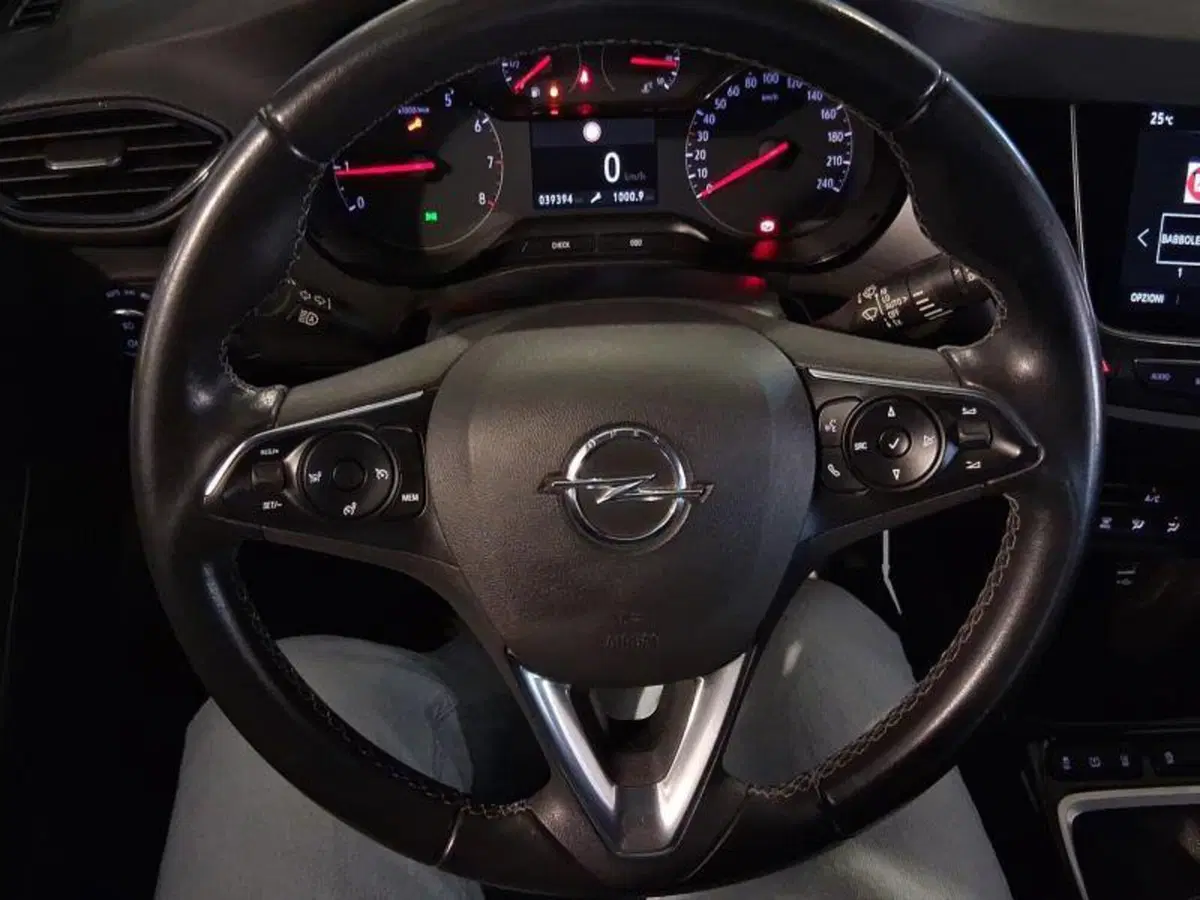 Opel Crossland usata a Genova (14)