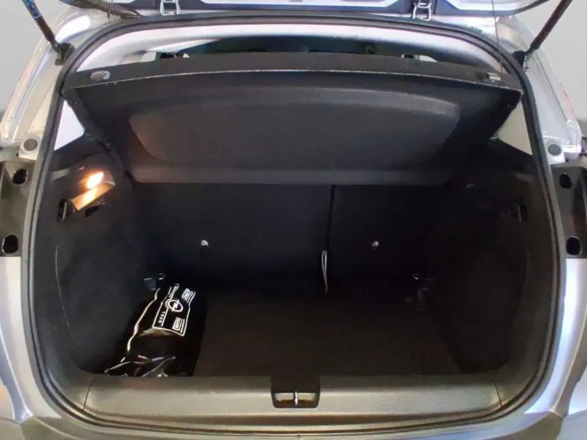 Opel Crossland usata a Genova (17)
