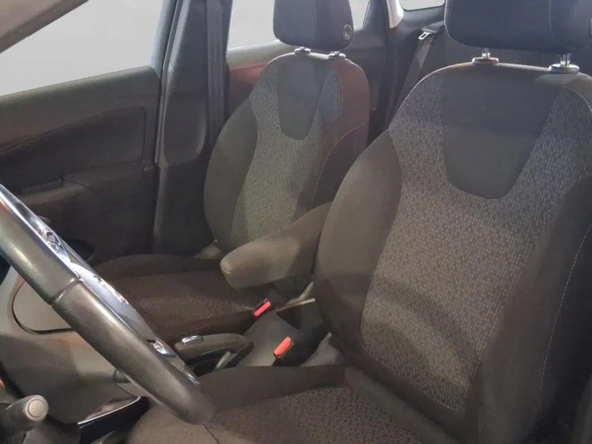 Opel Crossland usata a Genova (9)