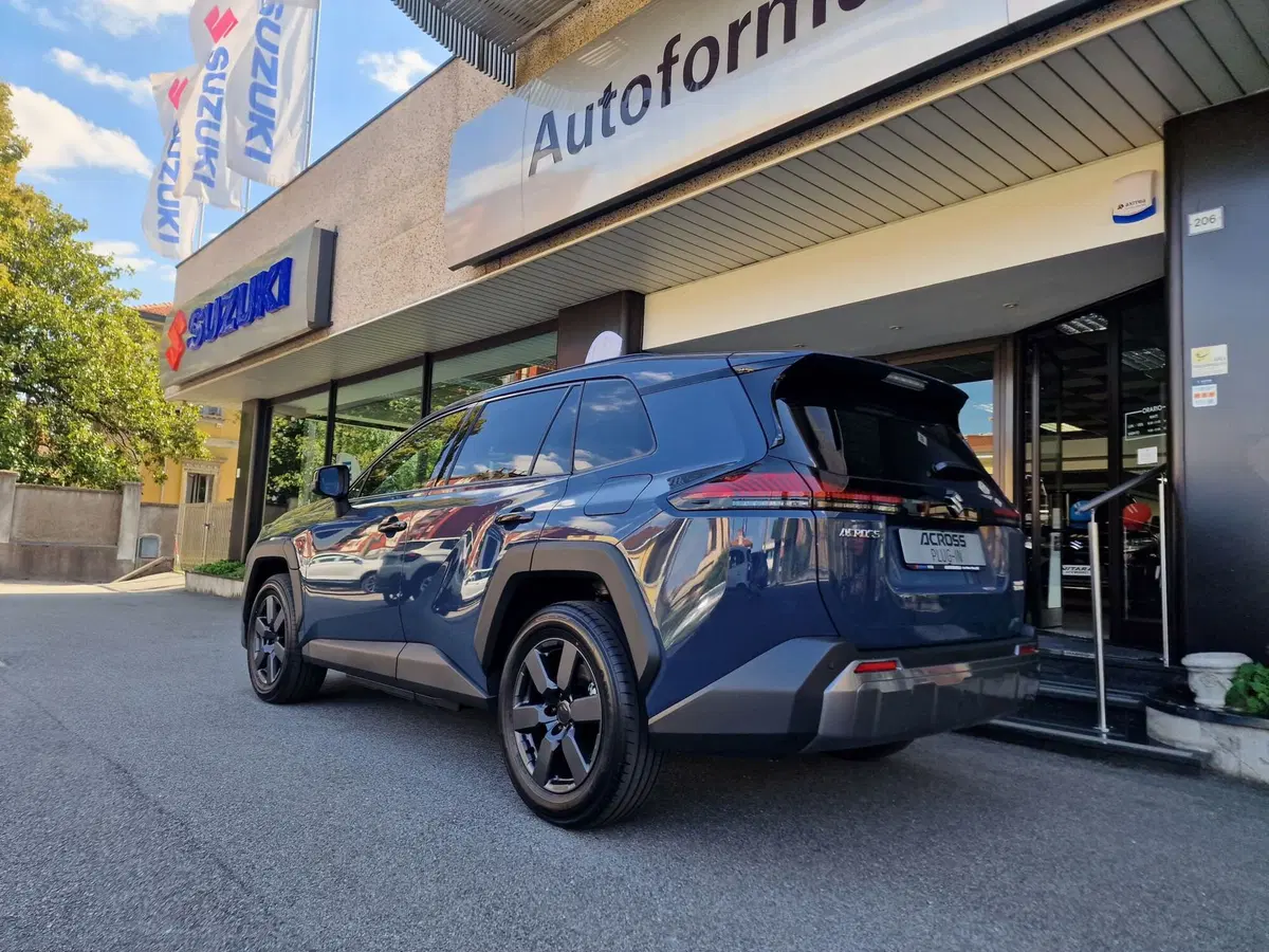 Suzuki Across nuova a Milano (4)