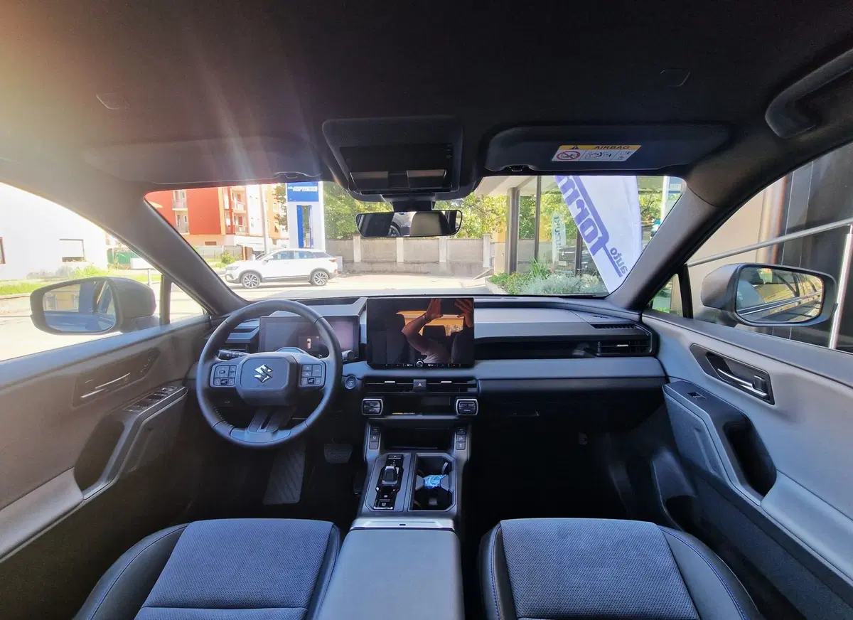 Suzuki Across nuova a Milano (8)