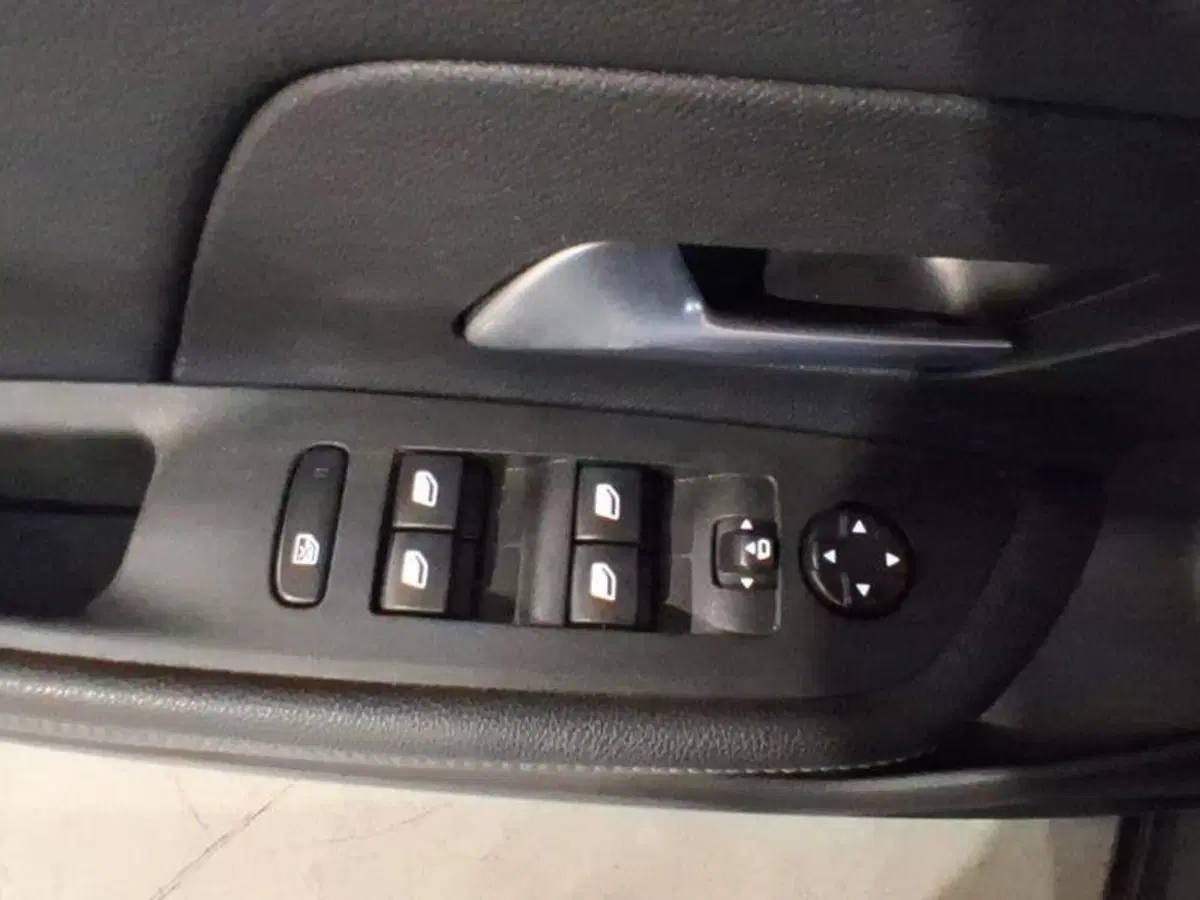 Opel Mokka usata a Genova (12)