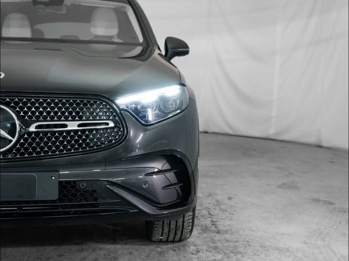 Mercedes-Benz GLC nuova a Macerata (8)