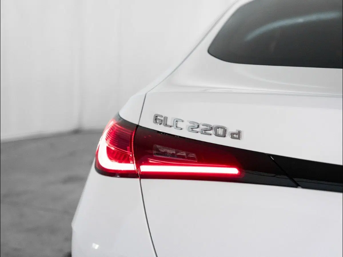 Mercedes-Benz GLC Coupé nuova a Macerata (4)