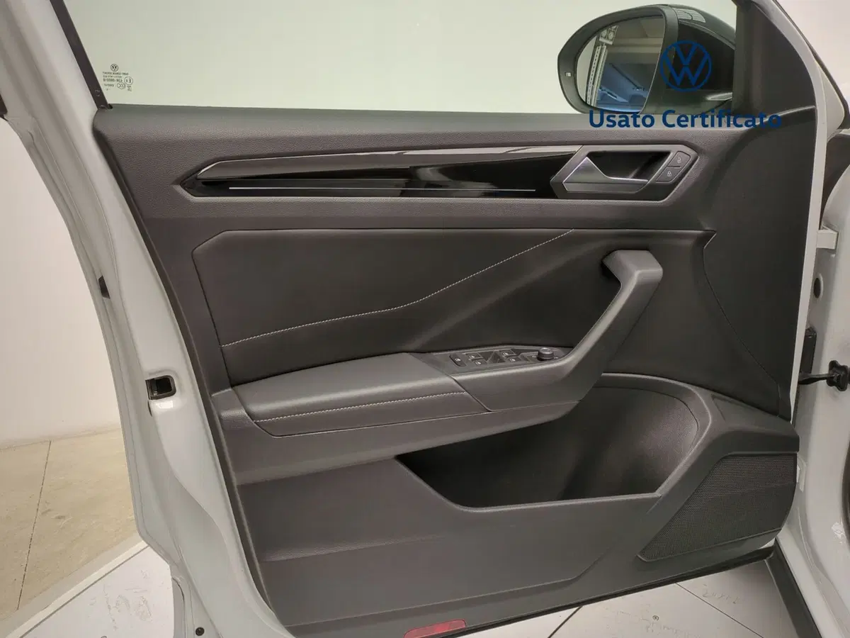 Volkswagen T-Roc usata a Avellino (14)
