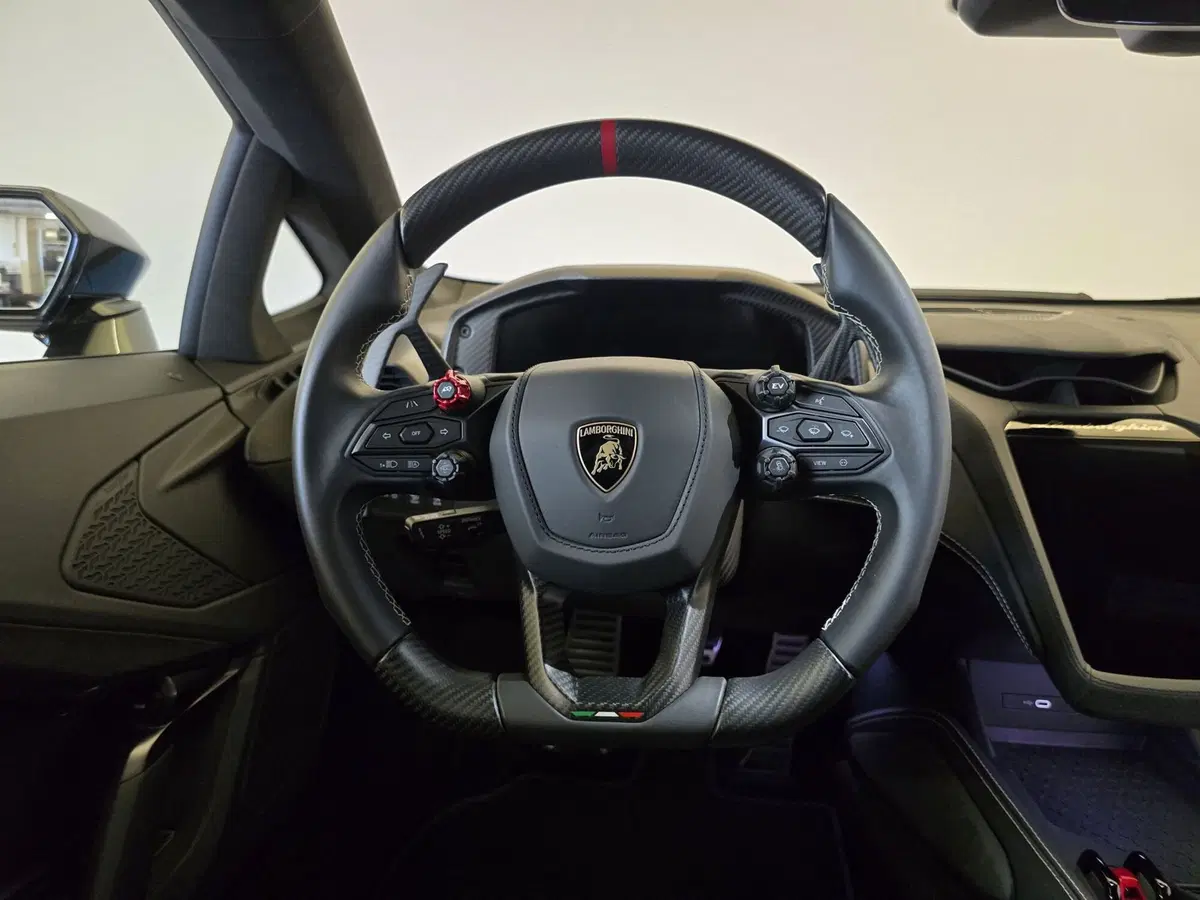 Lamborghini Temerario usata a Bologna (19)