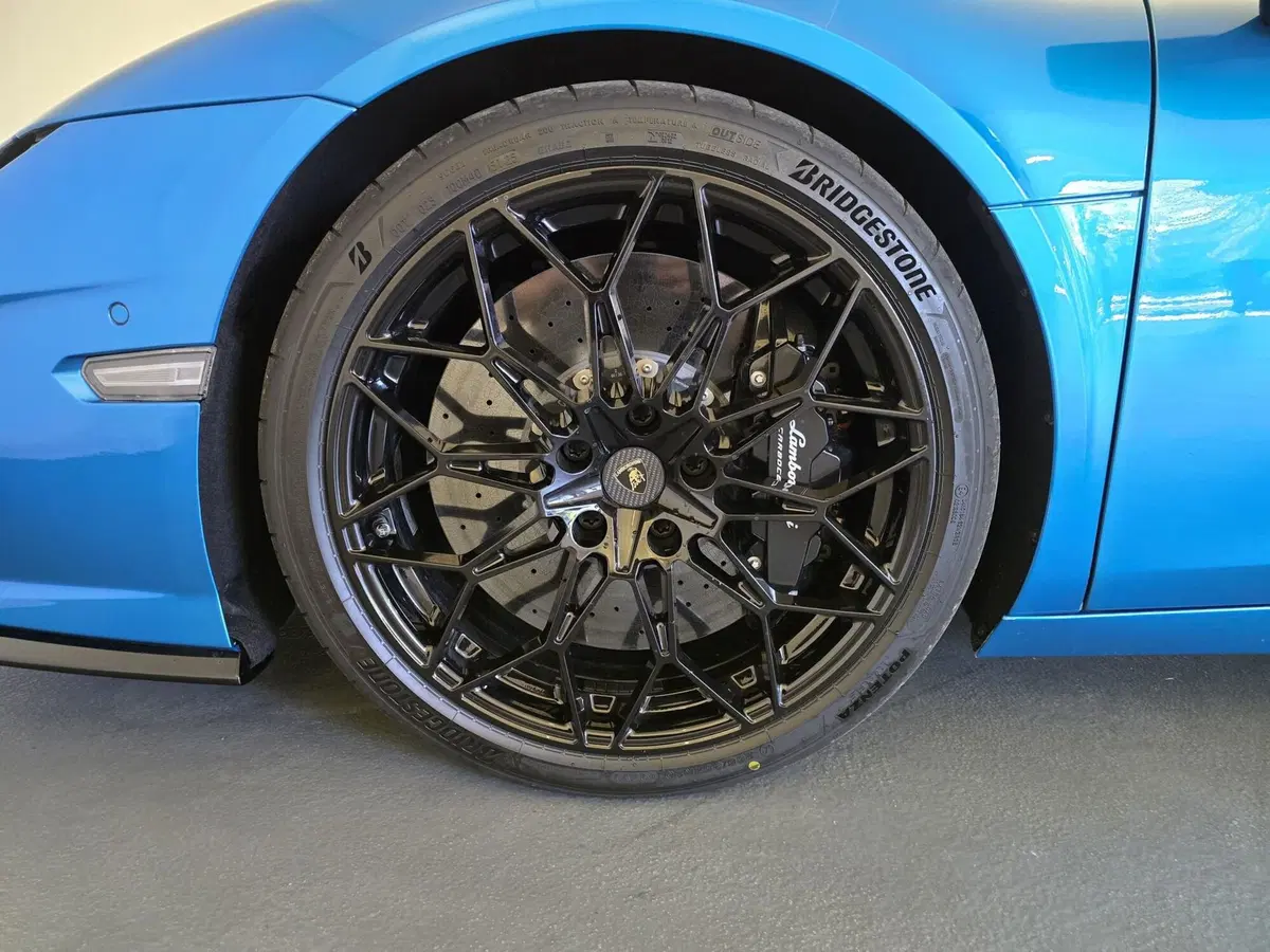 Lamborghini Temerario usata a Bologna (9)