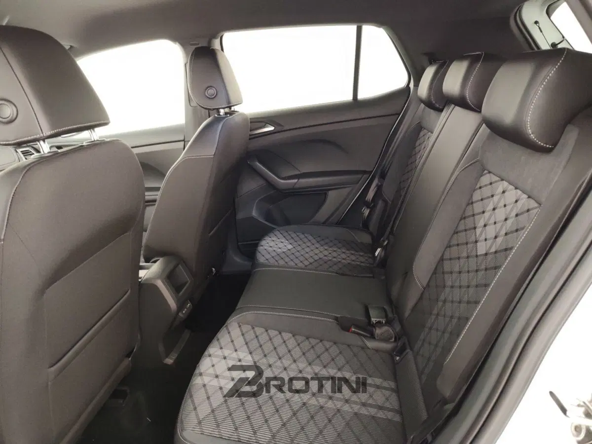 Volkswagen T-Cross nuova a Massa-Carrara (10)