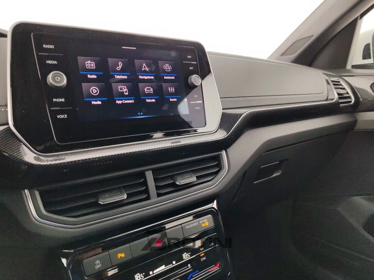 Volkswagen T-Cross nuova a Massa-Carrara (12)