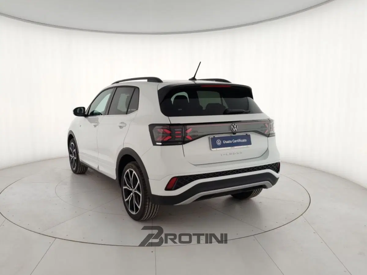 Volkswagen T-Cross nuova a Massa-Carrara (2)