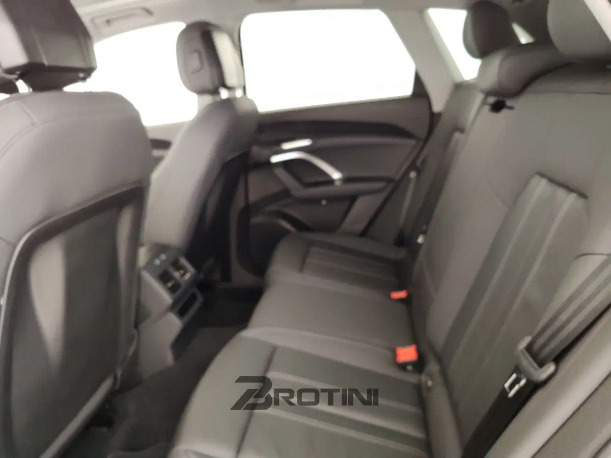 Audi Q5 usata a Massa-Carrara (12)